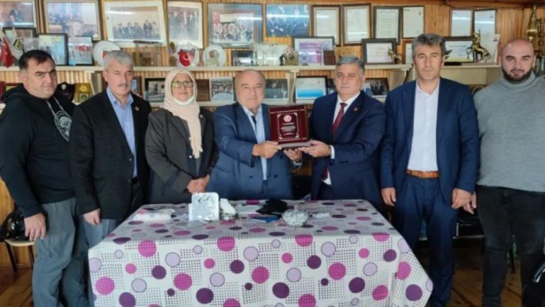 Başiskele'nin Muhtarları Pahlivan'ı ziyaret etti