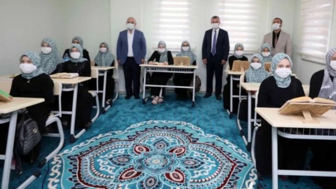 Başkan Büyükakın: Çocuklarımızın her anında yanlarındayız