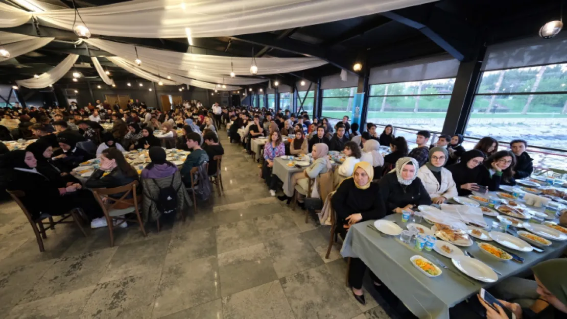 Başkan Büyükakın: Türkiye'nin geleceği parlaktır