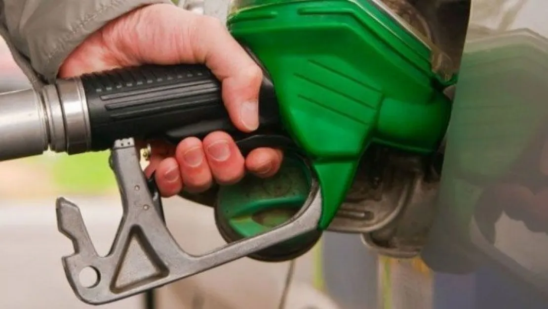 Bayram öncesi benzine indirim