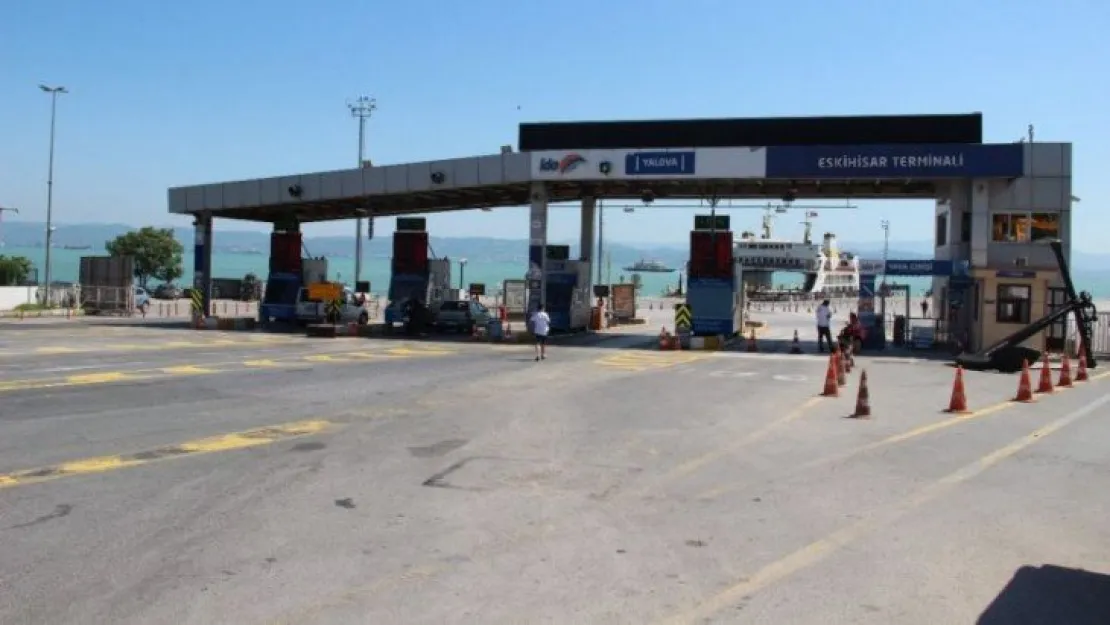 Bayram öncesi feribot iskelesi boş kaldı