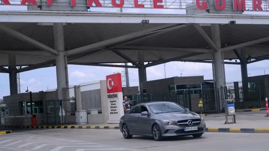 Bayram tatilinde gümrükten kaç kişi geçti?