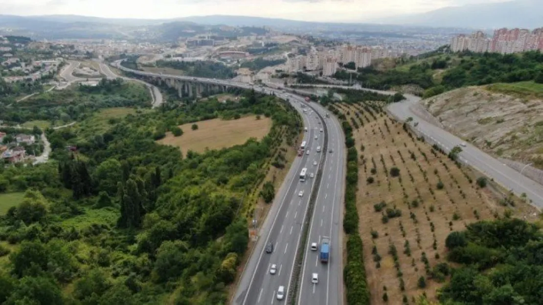 Bayram tatilinin son gününde TEM'de akıcı trafik hakim!