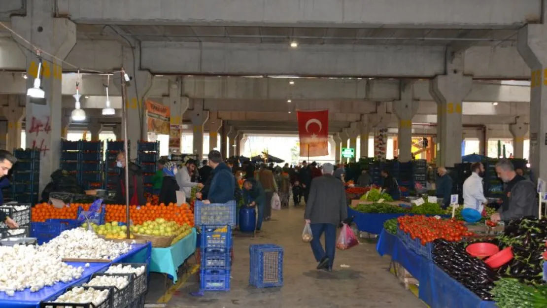 Bayrama günler kala Perşembe Pazarı