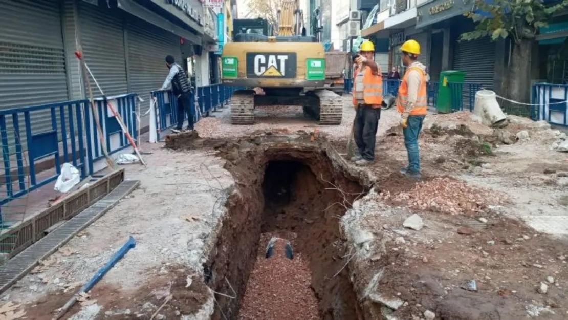 Belediyenin hasarı bu mahalleleri susuz bıraktı!