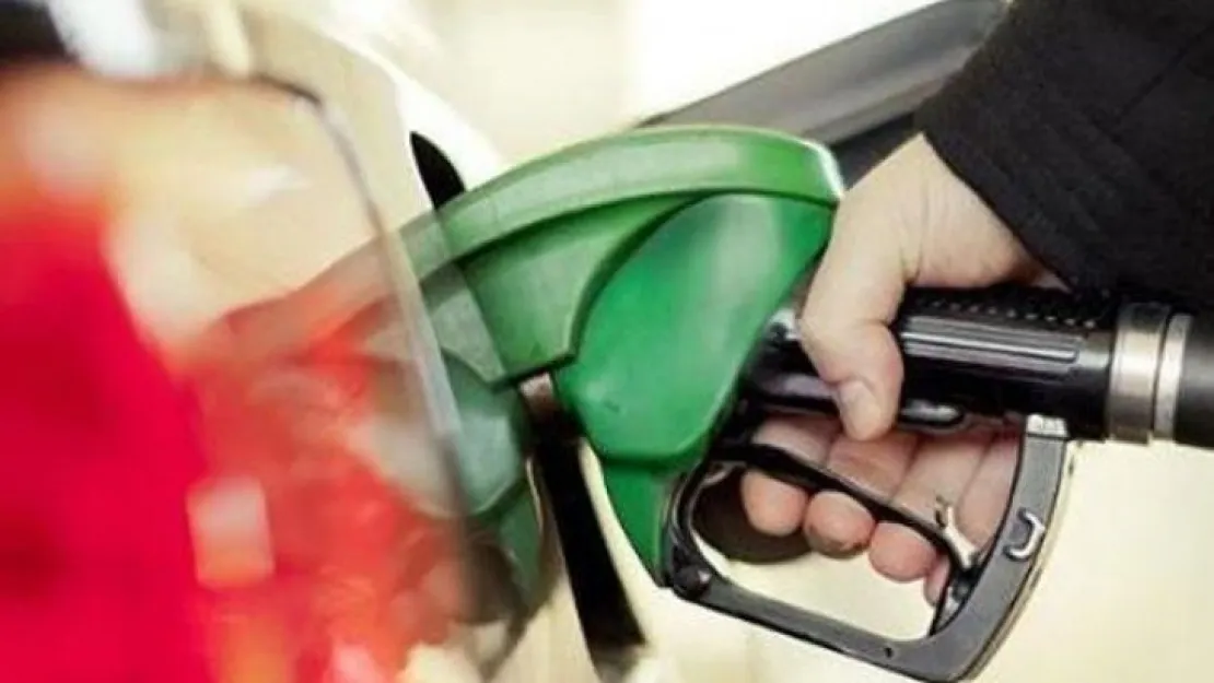 Benzine yine zam bekleniyor