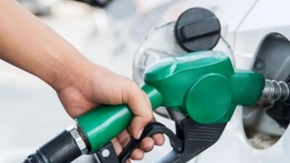 Benzine zam geldi!