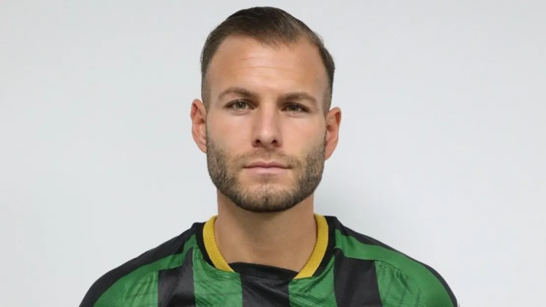 Berkay Dabanlı resmen Kocaelispor'da