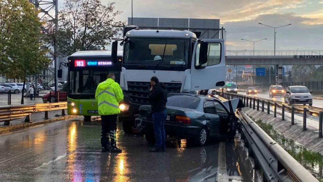 Beton mikseri ile çarpıştı hurdaya döndü: Yaralı var