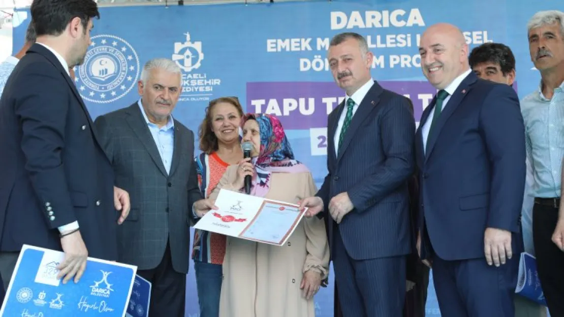 Binali Yıldırım'ı kolundan tutup evine götürdü