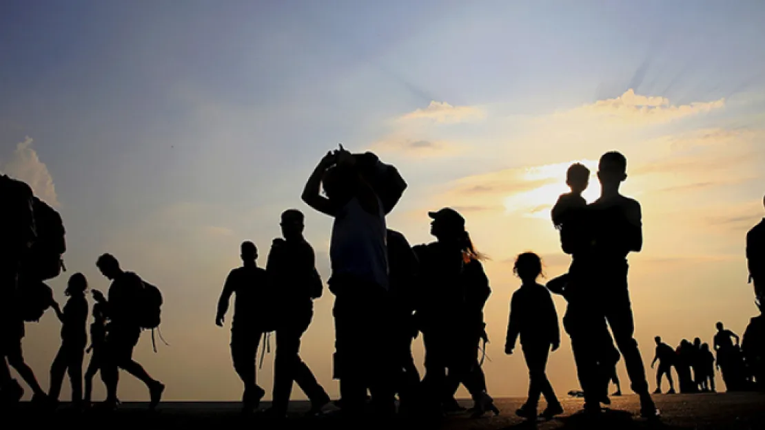 Binlerce düzensiz göçmen yakalandı