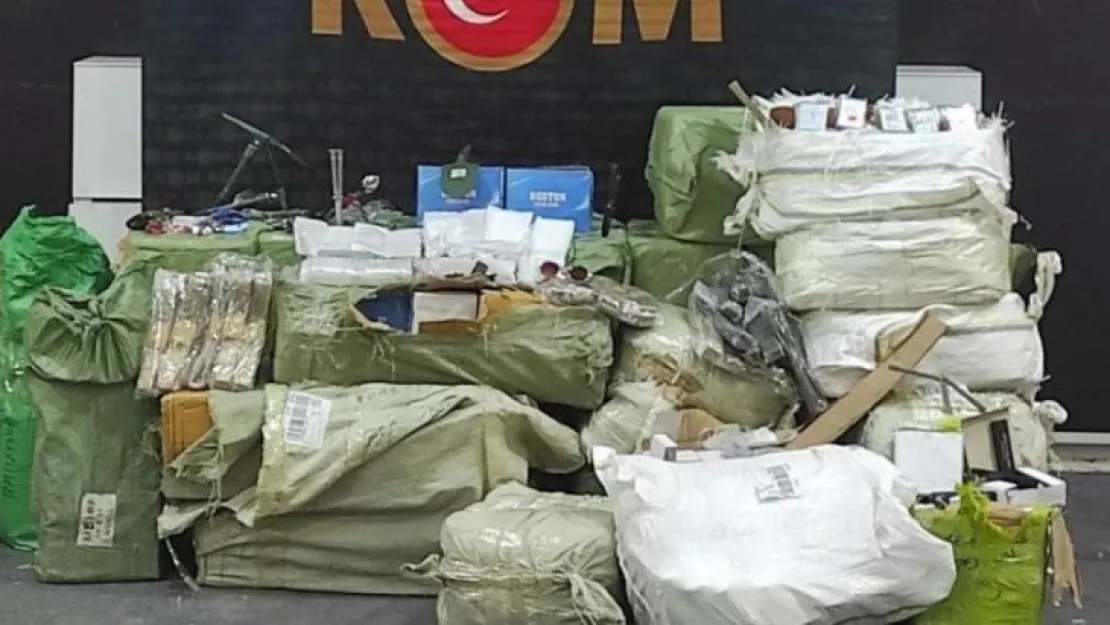 Binlerce kaçak ürün ele geçirildi 