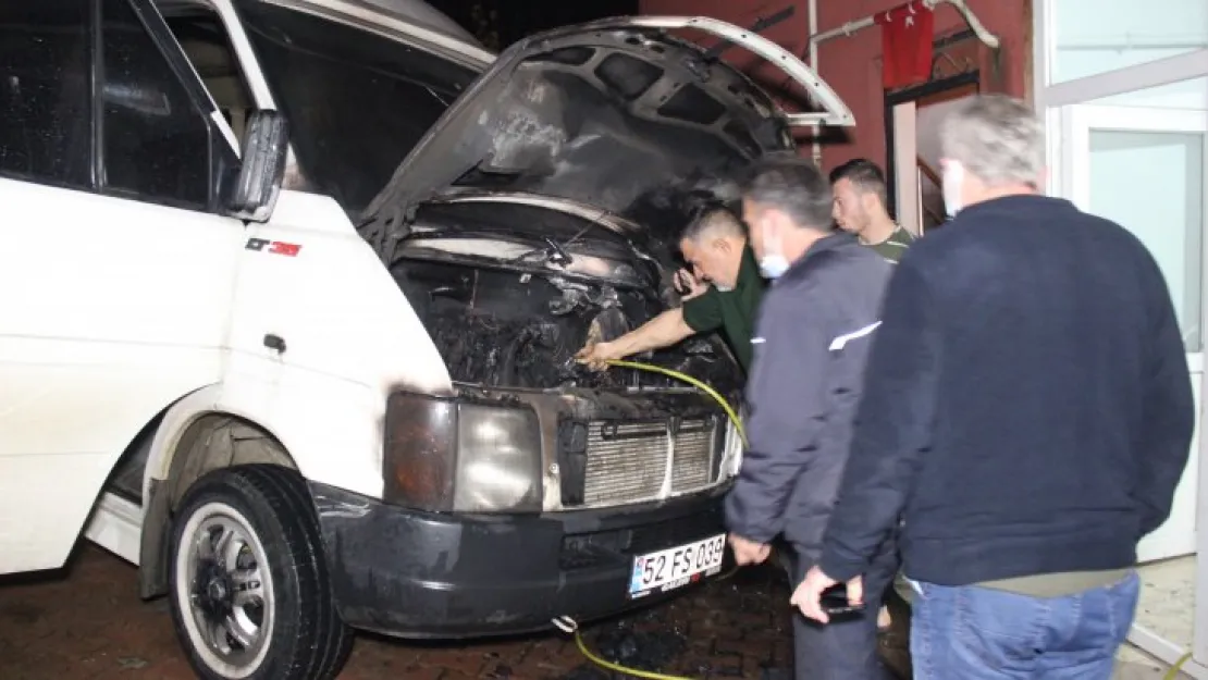 Bir anda yanmaya başladı