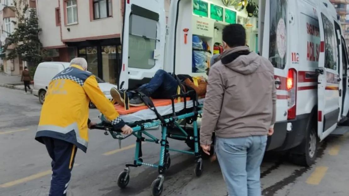 Bisiklet süren gence otomobil çarptı