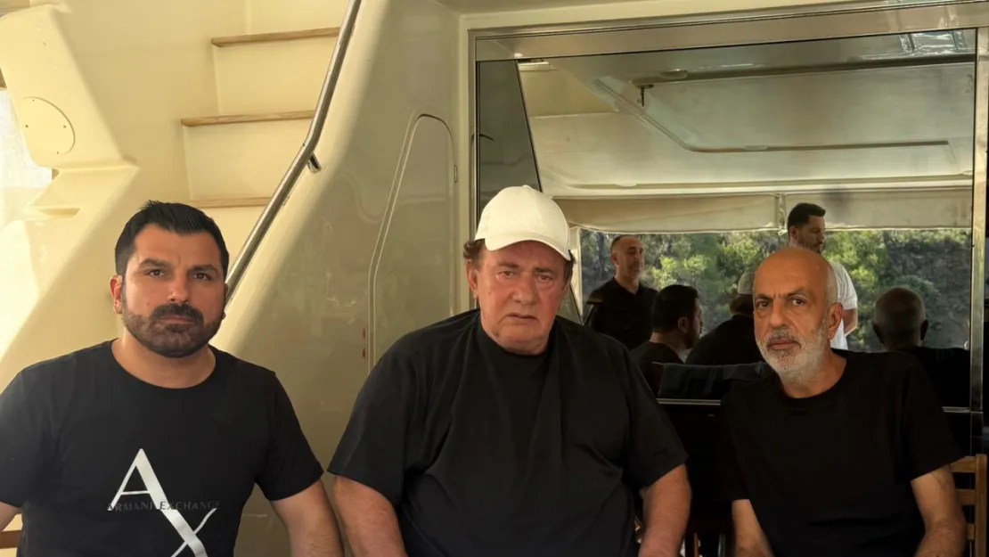 Bora Toprak ve Mehmet Batural, Alaattin Çakıcı'yı Ziyaret Etti: Lüks Teknedeki Buluşma Gündem Yarattı