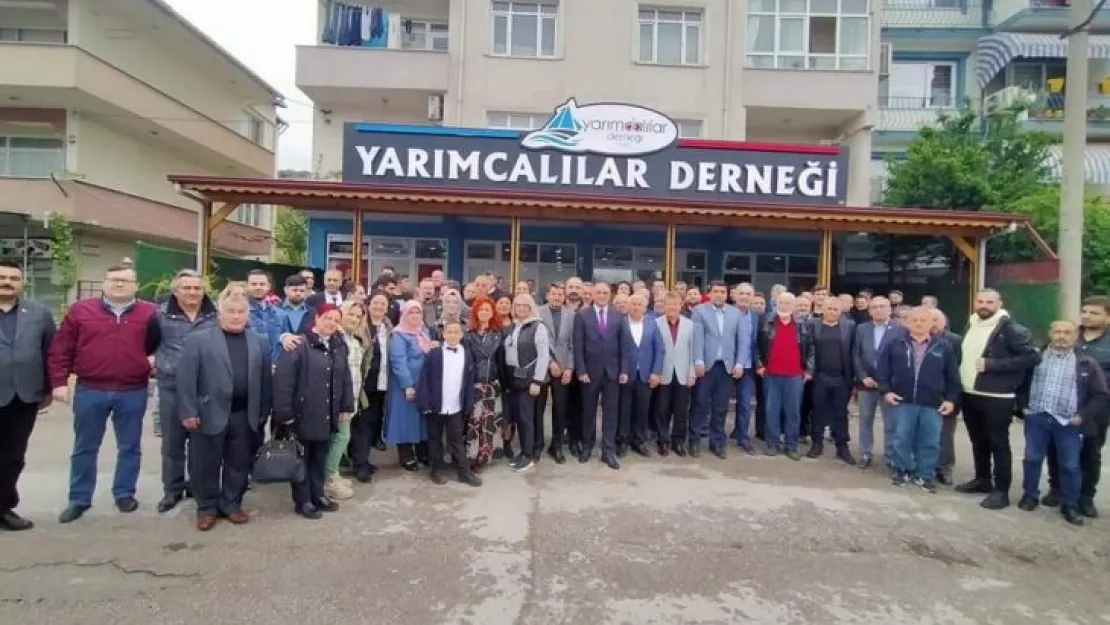 Bu bayramlaşma siyasileri de buluşturdu