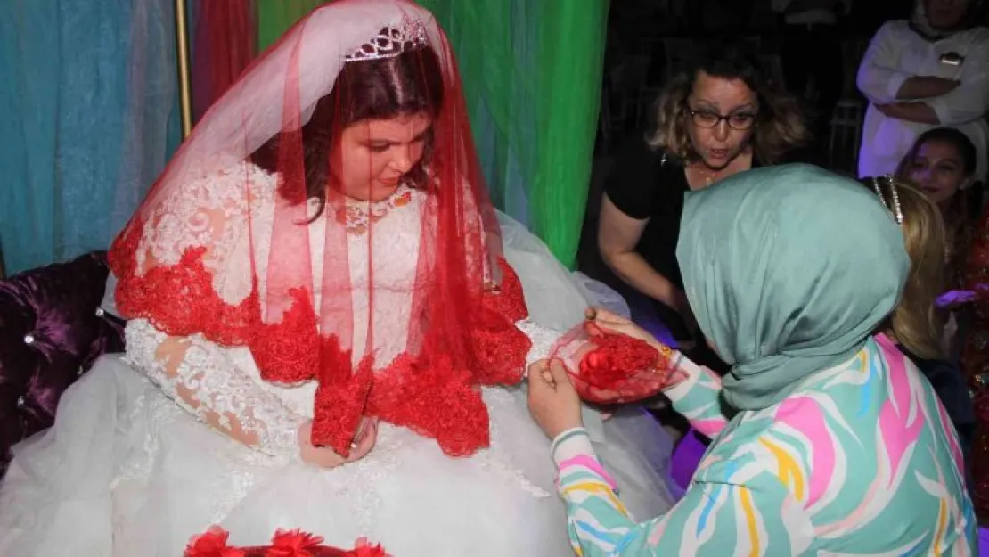 Bu düğünde damat yok!