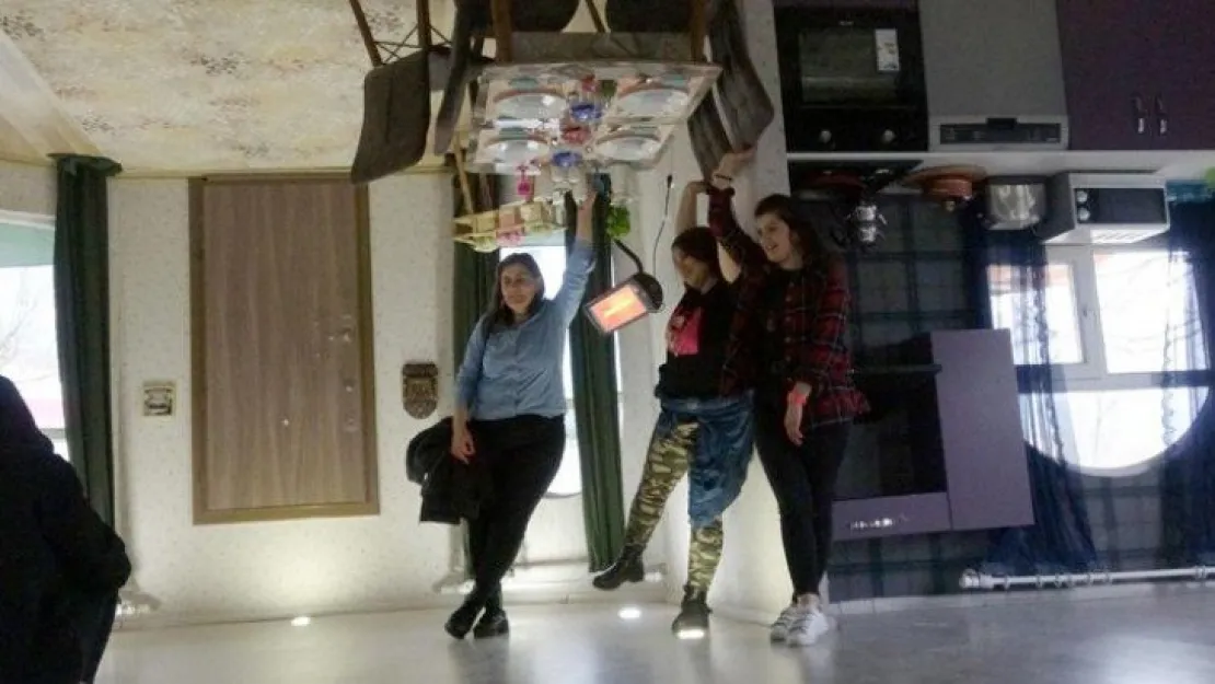 Bu eve girenlerin başı dönüyor
