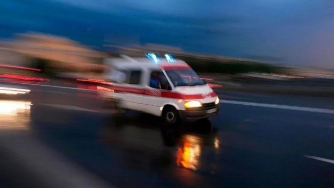 Bunalım geçirdi, kendini bıçakladı