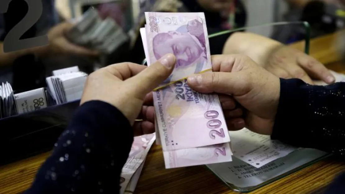 Burs-kredi ödemeleri hesaplara yatırılıyor