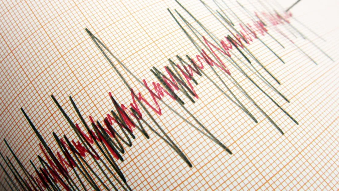 Marmara'da korkutan deprem! Kocaeli'de de hissedildi
