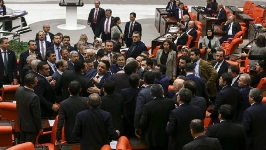 Bütçe görüşmelerinde kavga!
