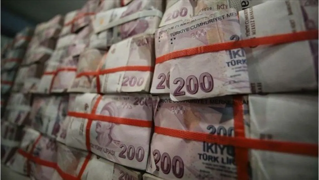 Bütçede 6 ayda dev açık