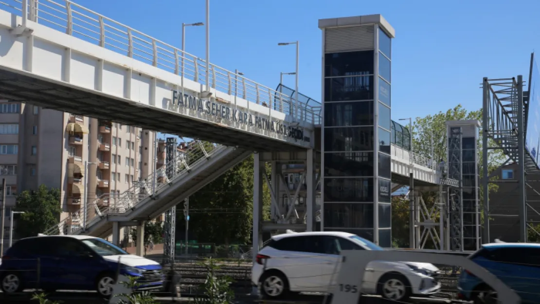 Büyük hasar gören geçit tamir edildi