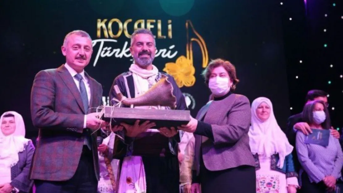 Büyükakın: Türküleri korumak ve onları nesillere aktarmak tarihi muhafaza etmektir