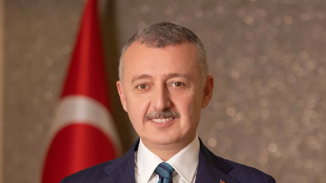 Büyükakın üniversiteyi kazanan öğrencileri tebrik etti