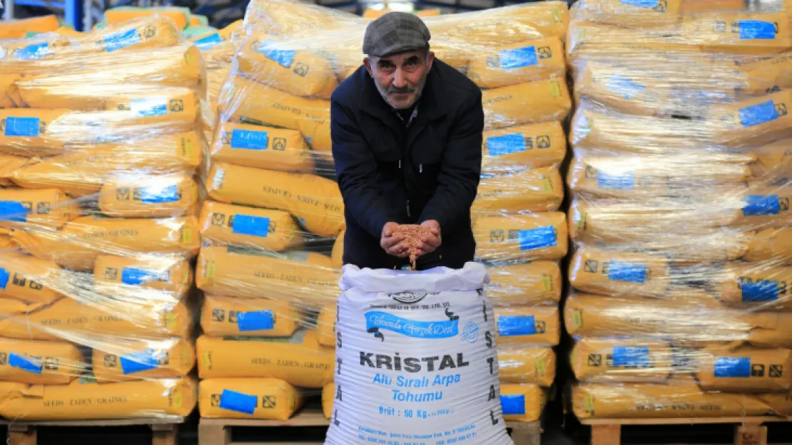 Büyükşehir'den çiftçilere tohum ve gübre desteği