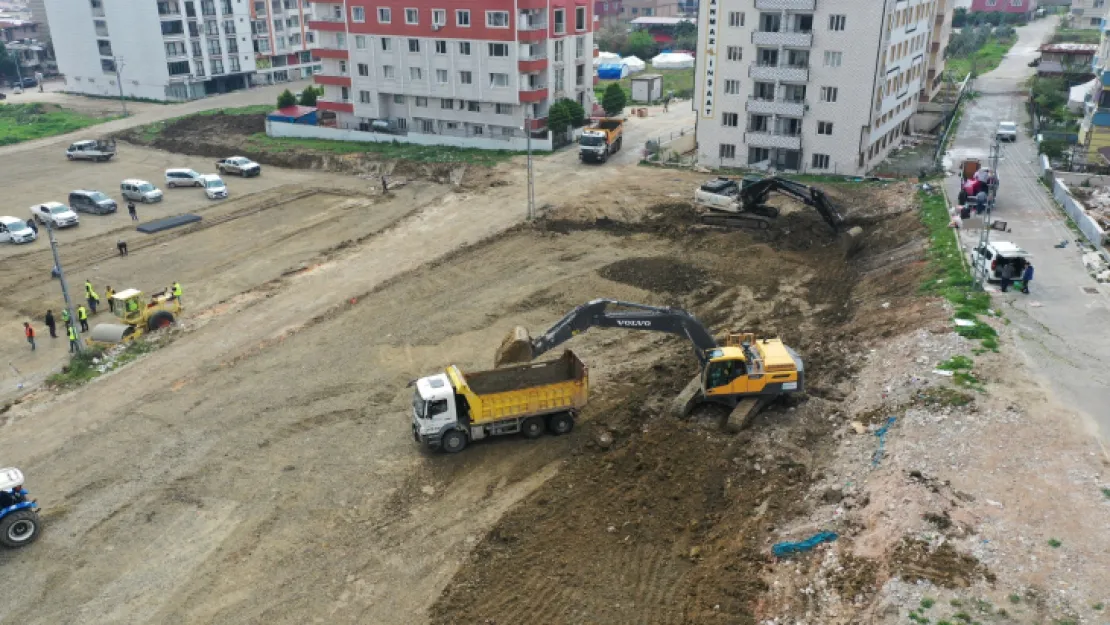 Büyükşehir, Hatay esnafına 7 noktada prefabrik çarşı kuruyor