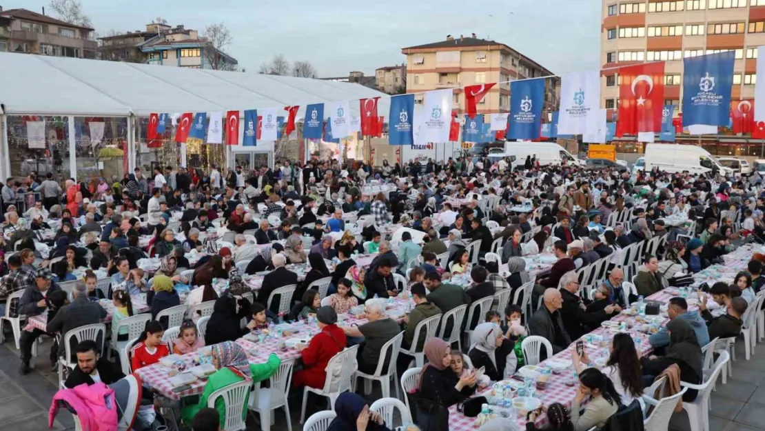 Kocaeli'de her gün 3 bin kişiye iftar veriliyor