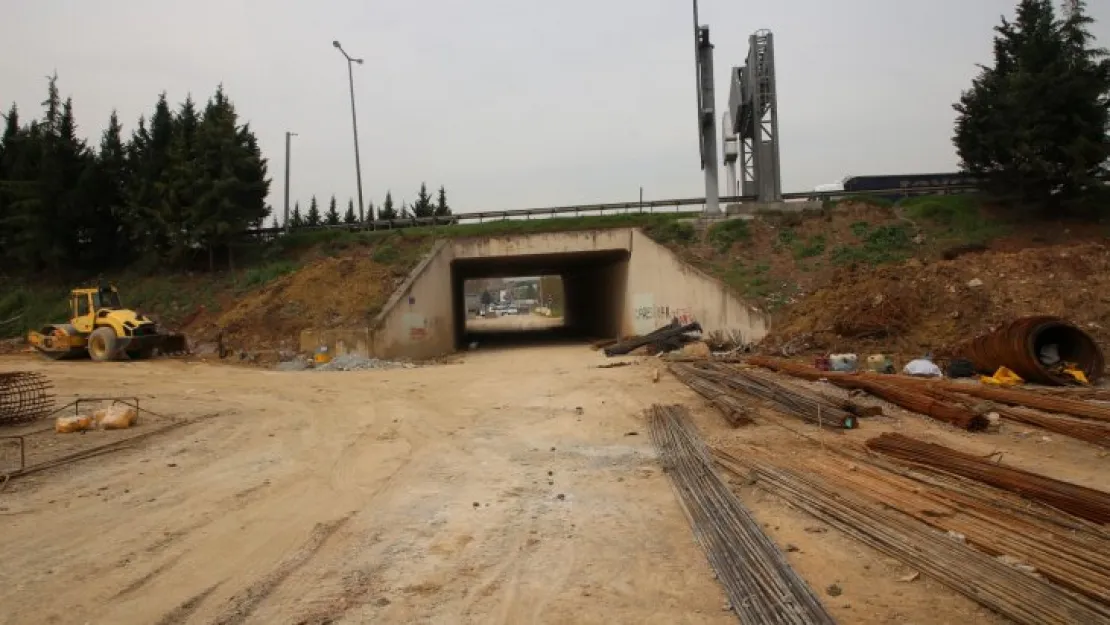 Kocaeli Stadyumu bağlantı yolu devam ediyor