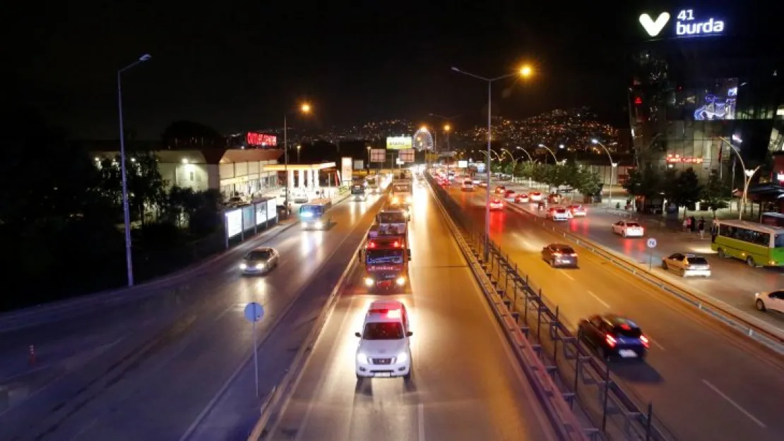 Büyükşehir, Marmaris'teki yangına ekip gönderdi