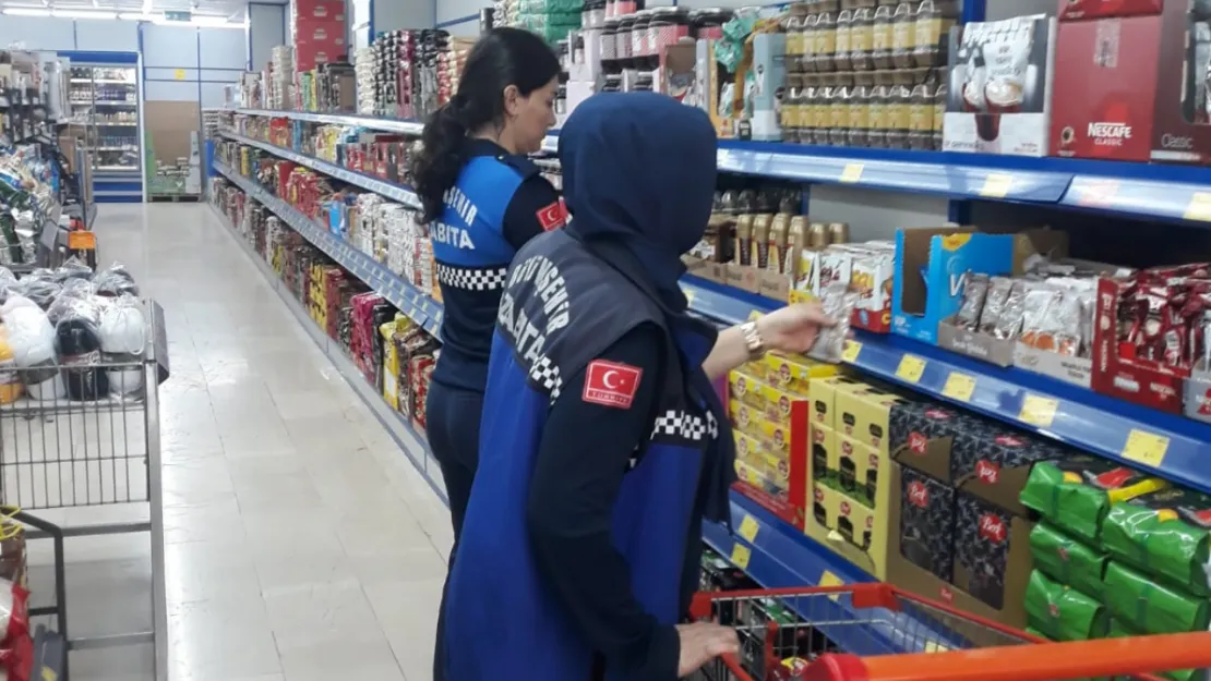 Büyükşehir zabıtasından market denetimi