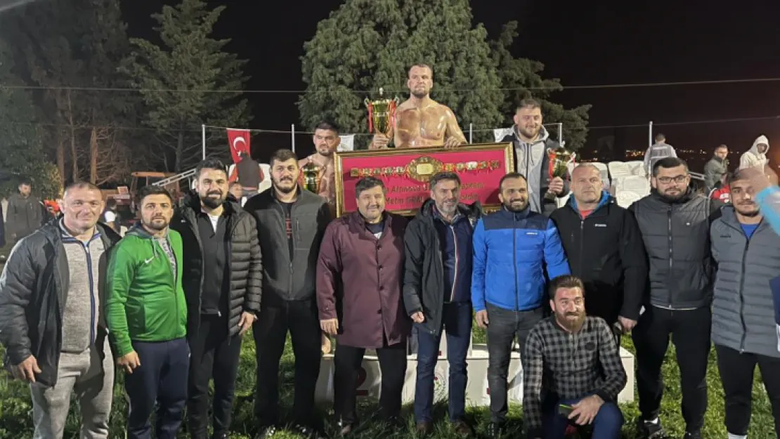 Büyükşehirli güreşçiler 2022'ye hızlı başladı