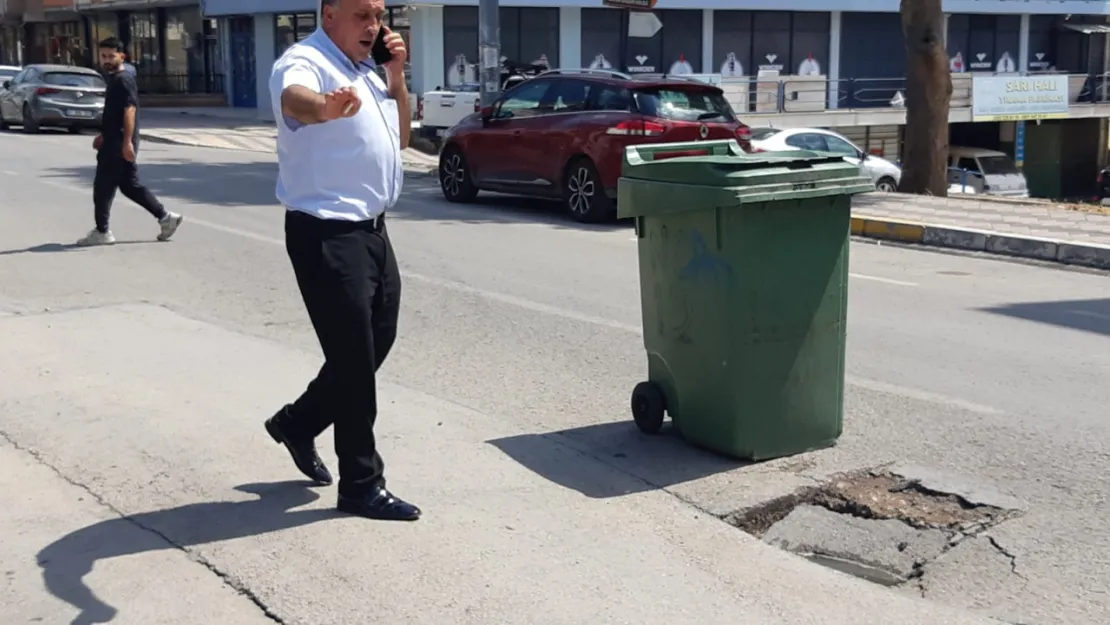 Cadde bir anda lağım sularıyla doldu
