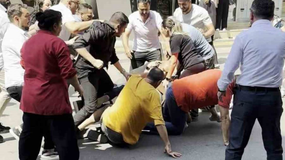Cadde ortası bir anda boks ringine döndü