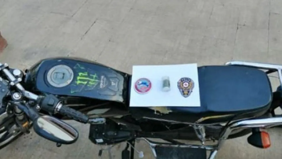 Çalıntı motosikletten çıkanlara bakın!