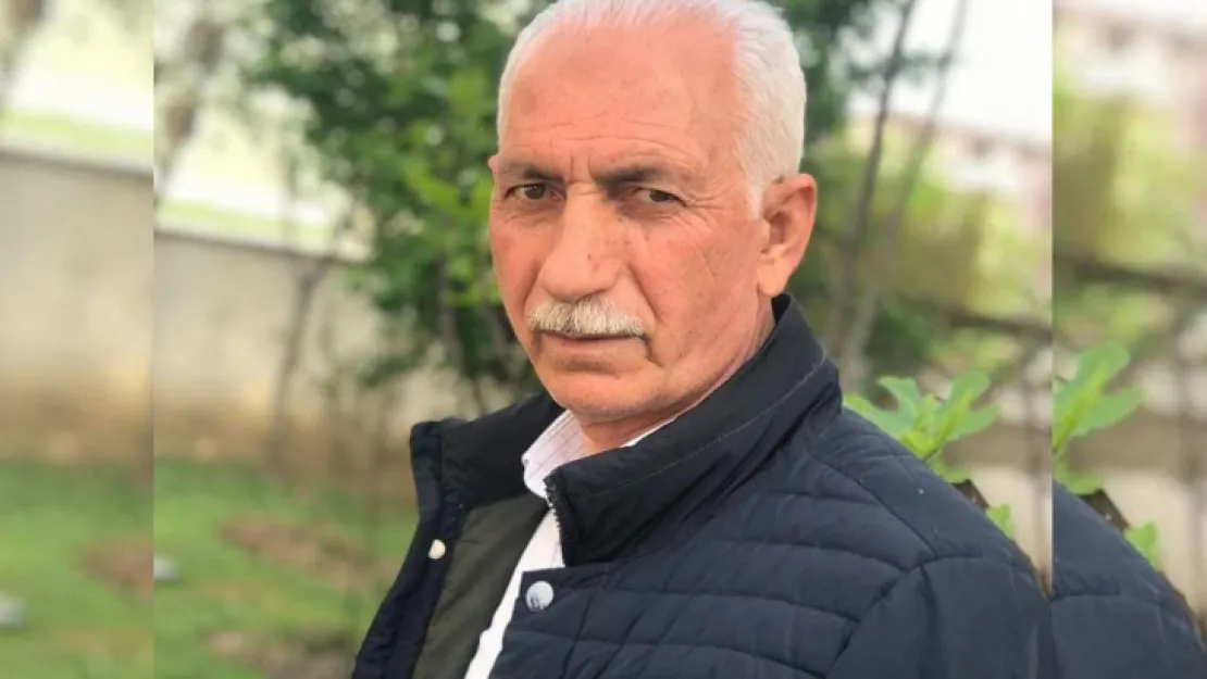 Camide namaz kılarken kalbine yenik düştü