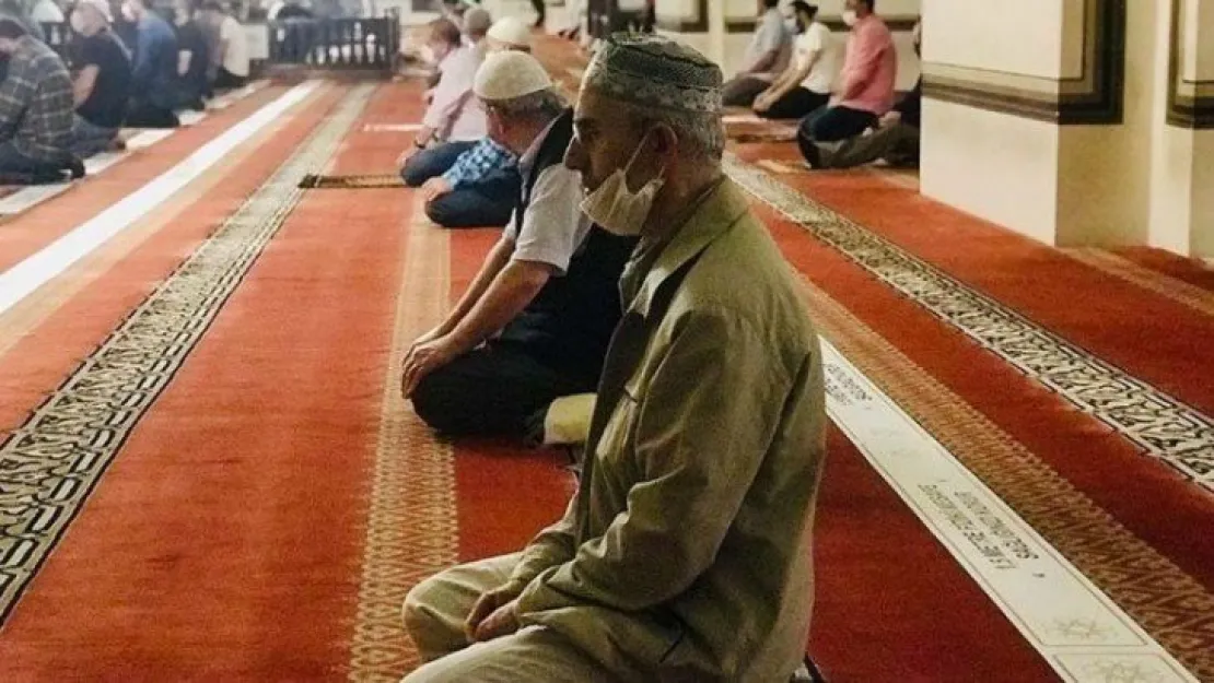 Camiler cemaatle sabah namazında buluştu