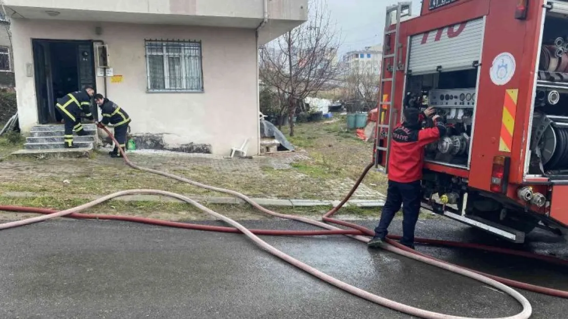 Çatıda çıkan yangın paniğe sebep oldu