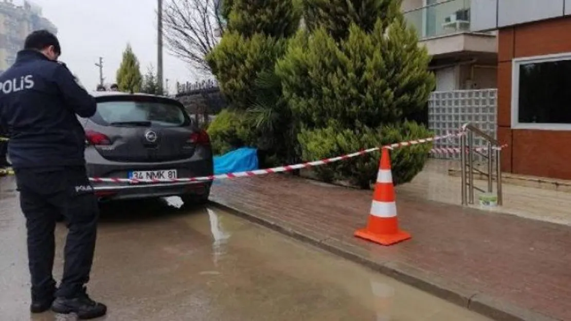 Çayırova'da sokak ortasında intihar etti!