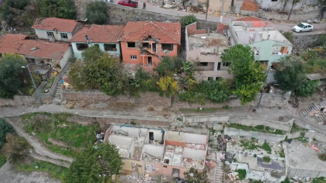 Cedit'te tahliyeler ve kira yardımları devam ediyor 