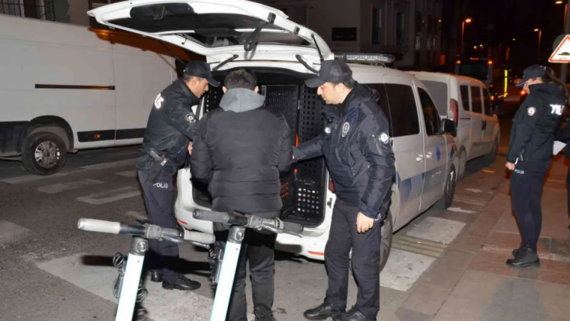 Her yerde aranan 8 kişiye gözaltı