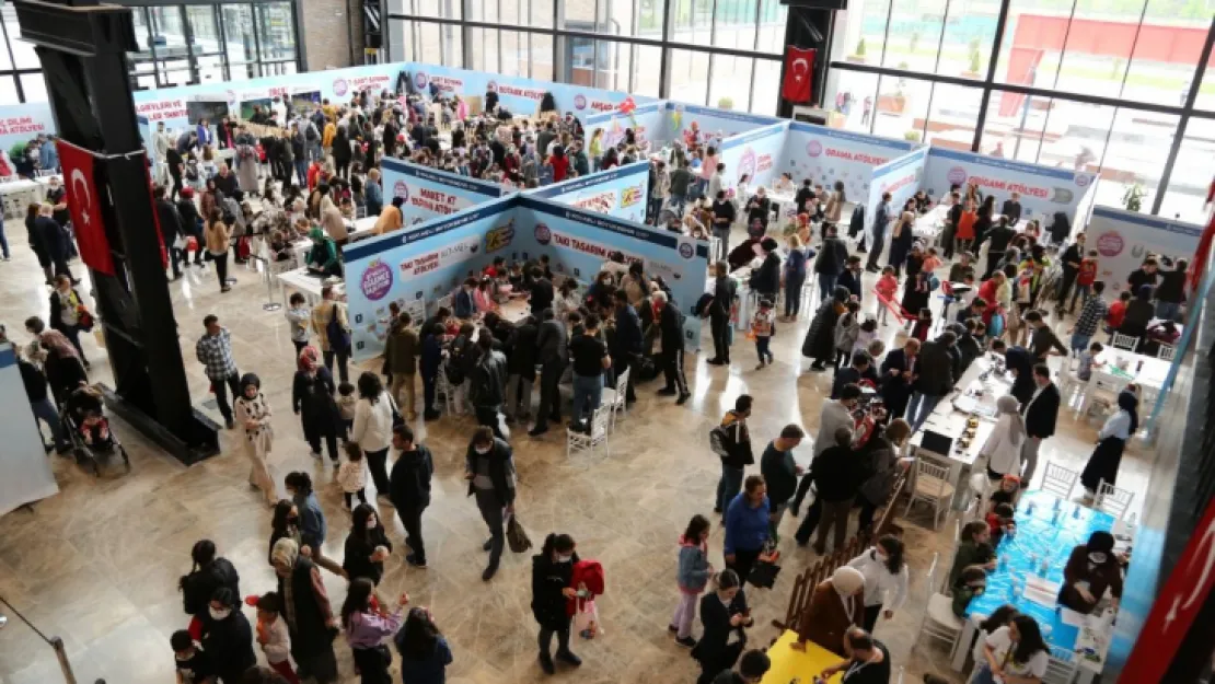Çocuklar bayramda 'Bi dünya' eğlendi