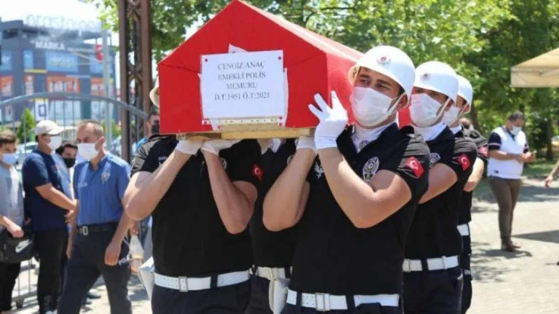 Çok sevdiği bisikletiyle tırın altında kalan emekli polis son yolculuğuna uğurlandı