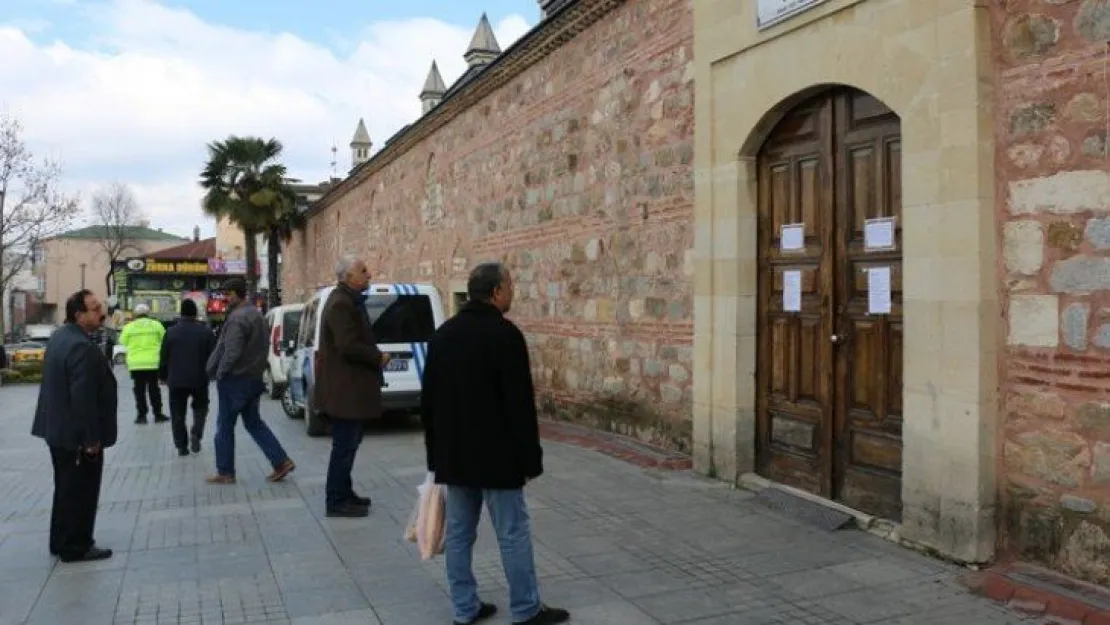 Cuma saatinde minarelerden dua anonsu yükseldi