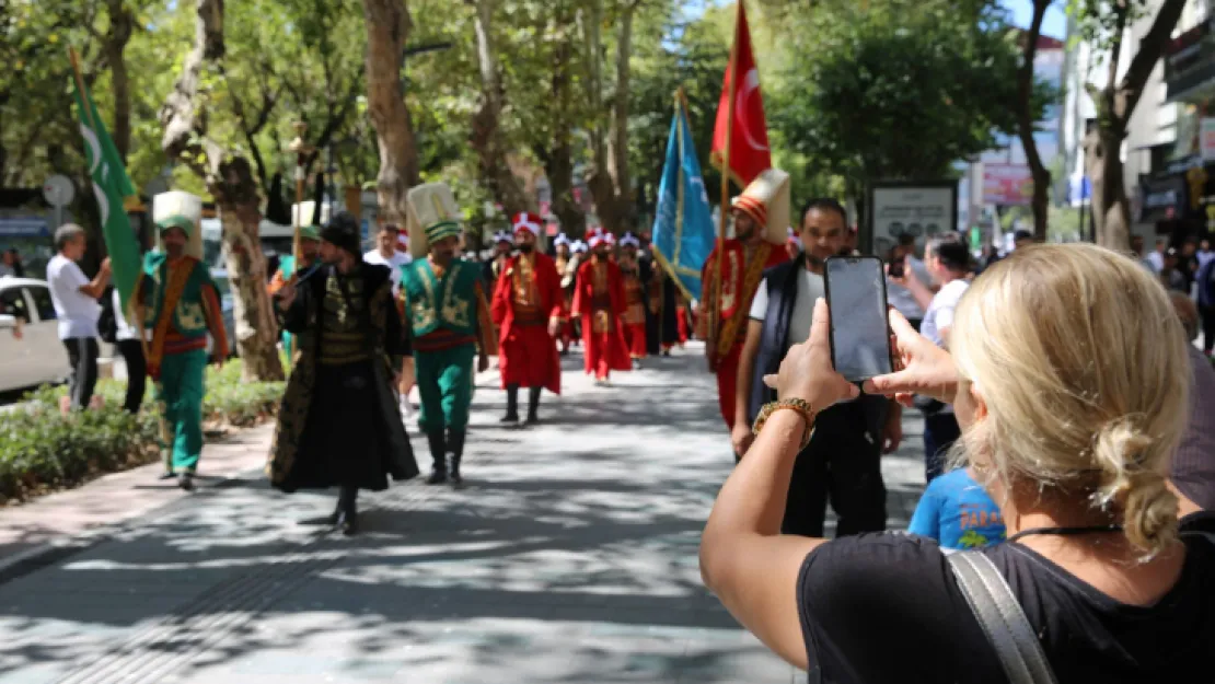 Cumhuriyet Bulvarı'nda mehter coşkusu